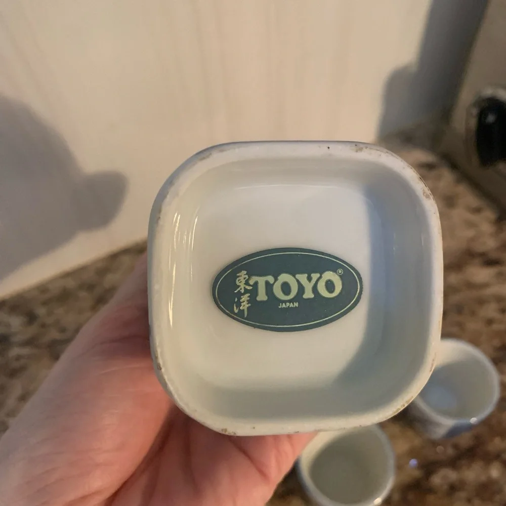 Toyo Sake Set - Picture 2 of 4
